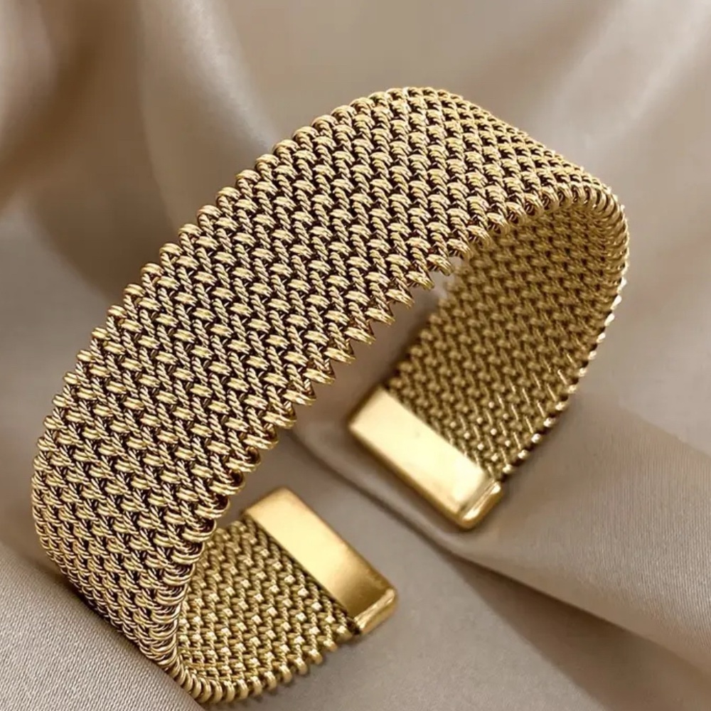 Elegant Gold Mesh Bracelet bangle new